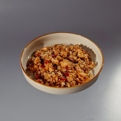 Жареный рис с курицей