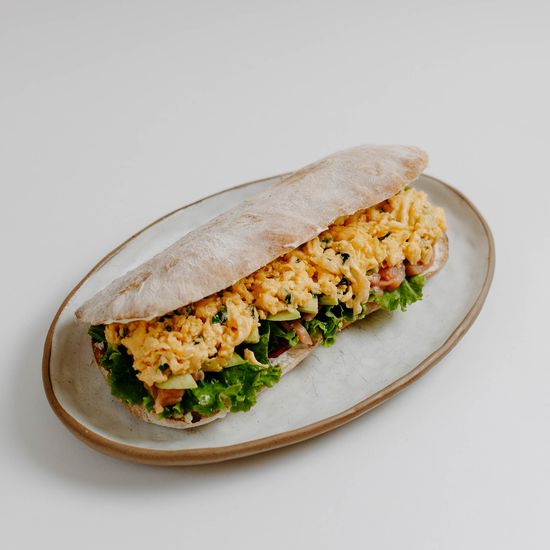 Чиабатта сэндвич с семгой и авакадо