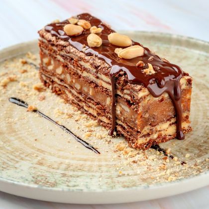 Торт "Сникерс"