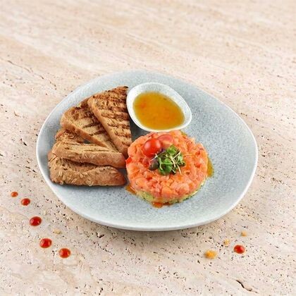 Salmon tartare