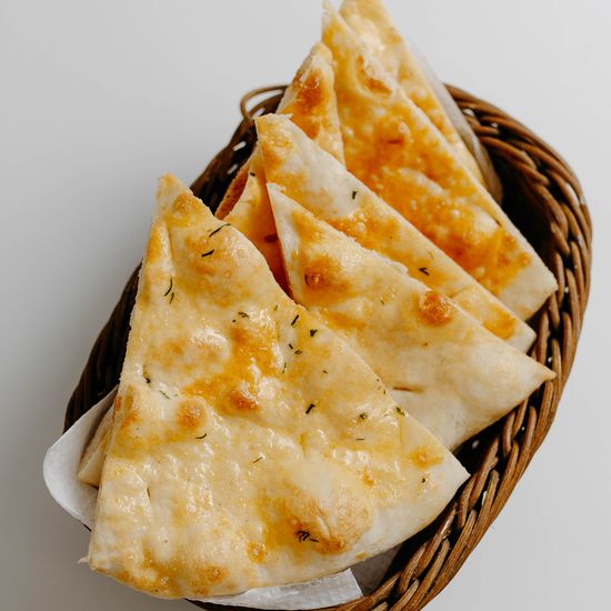 Чесночные лепешки