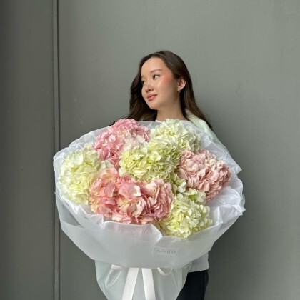 Монобукет из 7 гортензий